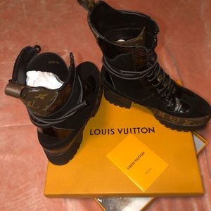 LAUREATE PLATFORM DESERT BOOT